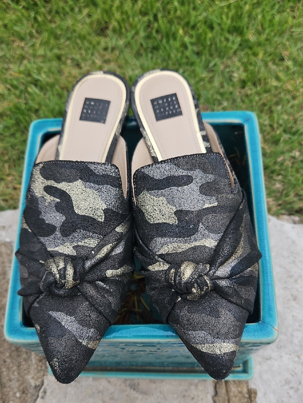 WHBM Teagan Camouflage Knot Slides size 7.5